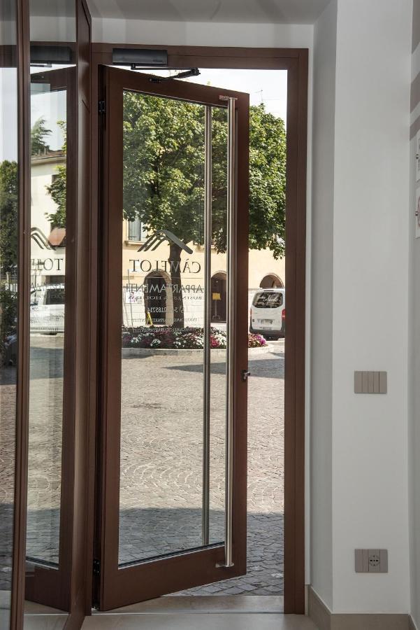 Camelot Appartamenti - Business E Holiday San Martino Buon Albergo Eksteriør bilde