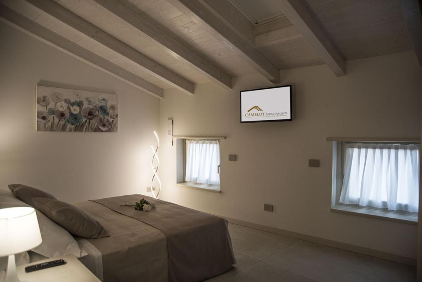 Camelot Appartamenti - Business E Holiday San Martino Buon Albergo Eksteriør bilde
