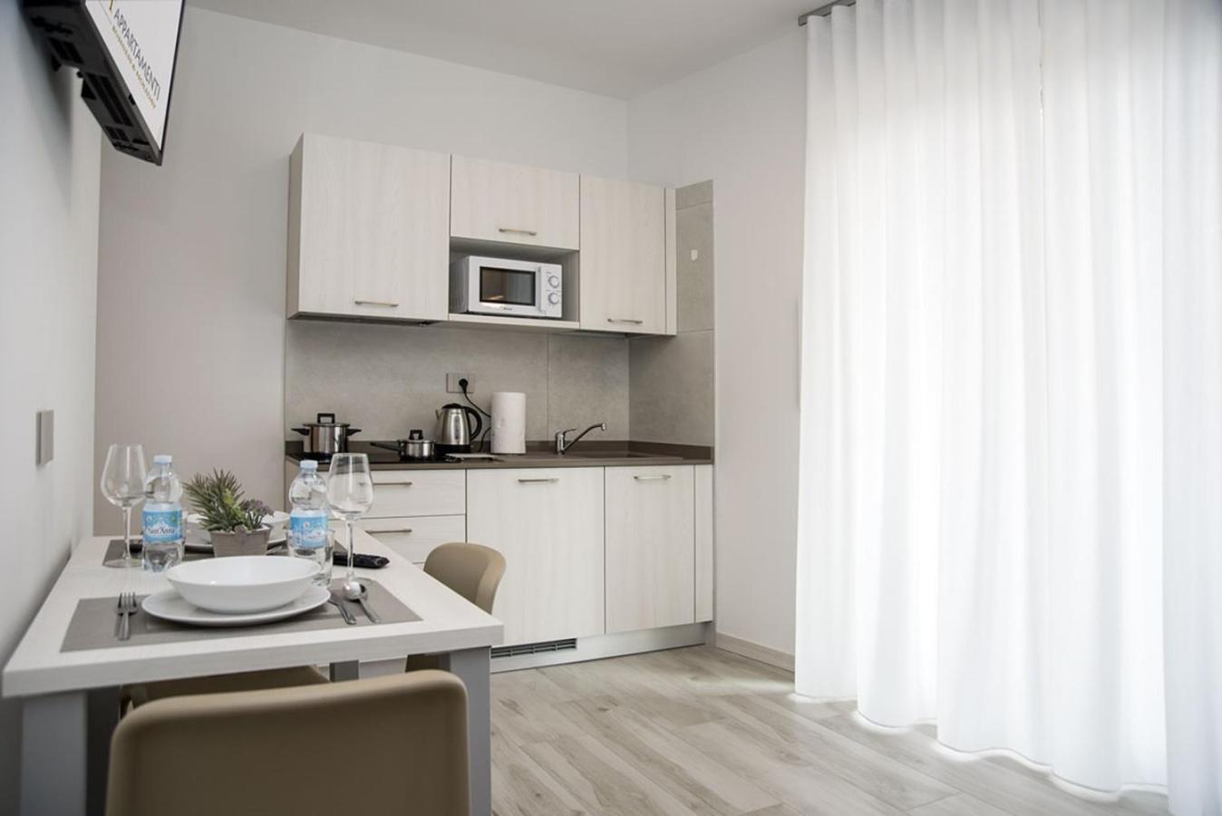 Camelot Appartamenti - Business E Holiday San Martino Buon Albergo Eksteriør bilde