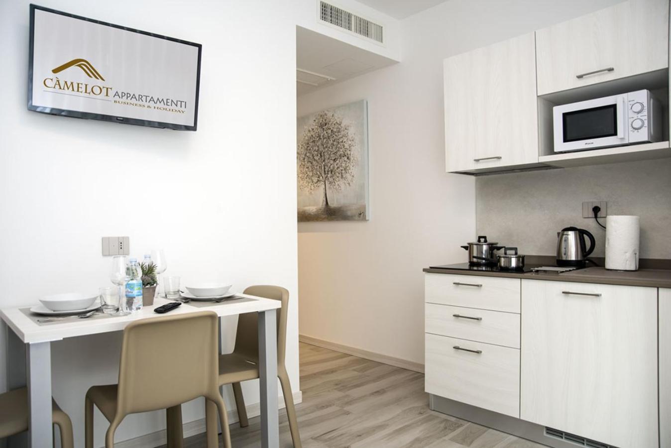 Camelot Appartamenti - Business E Holiday San Martino Buon Albergo Eksteriør bilde