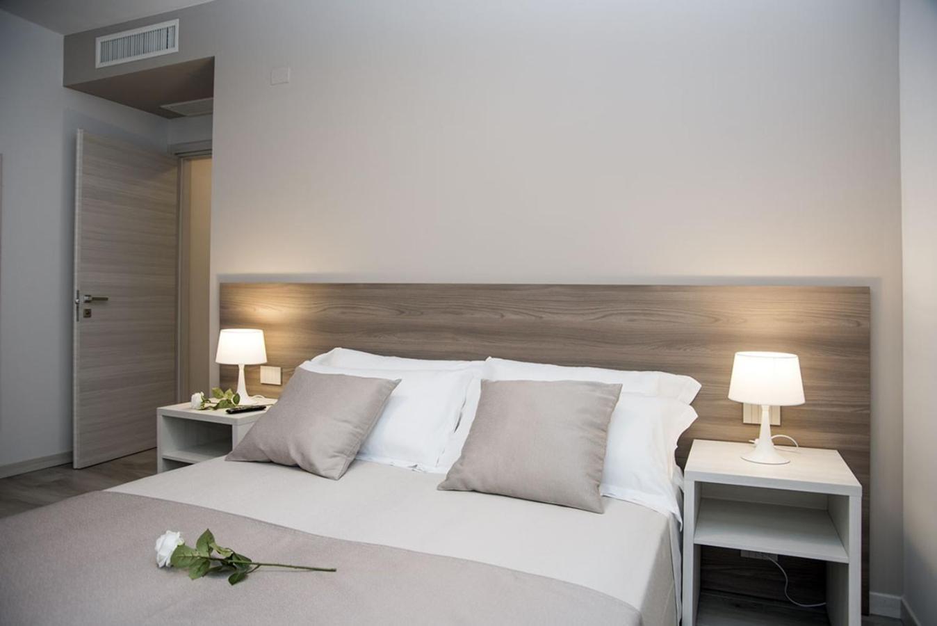 Camelot Appartamenti - Business E Holiday San Martino Buon Albergo Eksteriør bilde