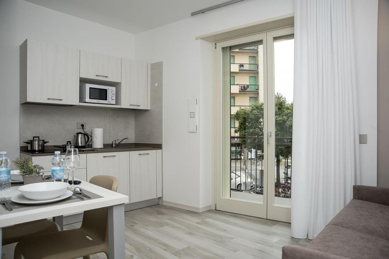 Camelot Appartamenti - Business E Holiday San Martino Buon Albergo Eksteriør bilde