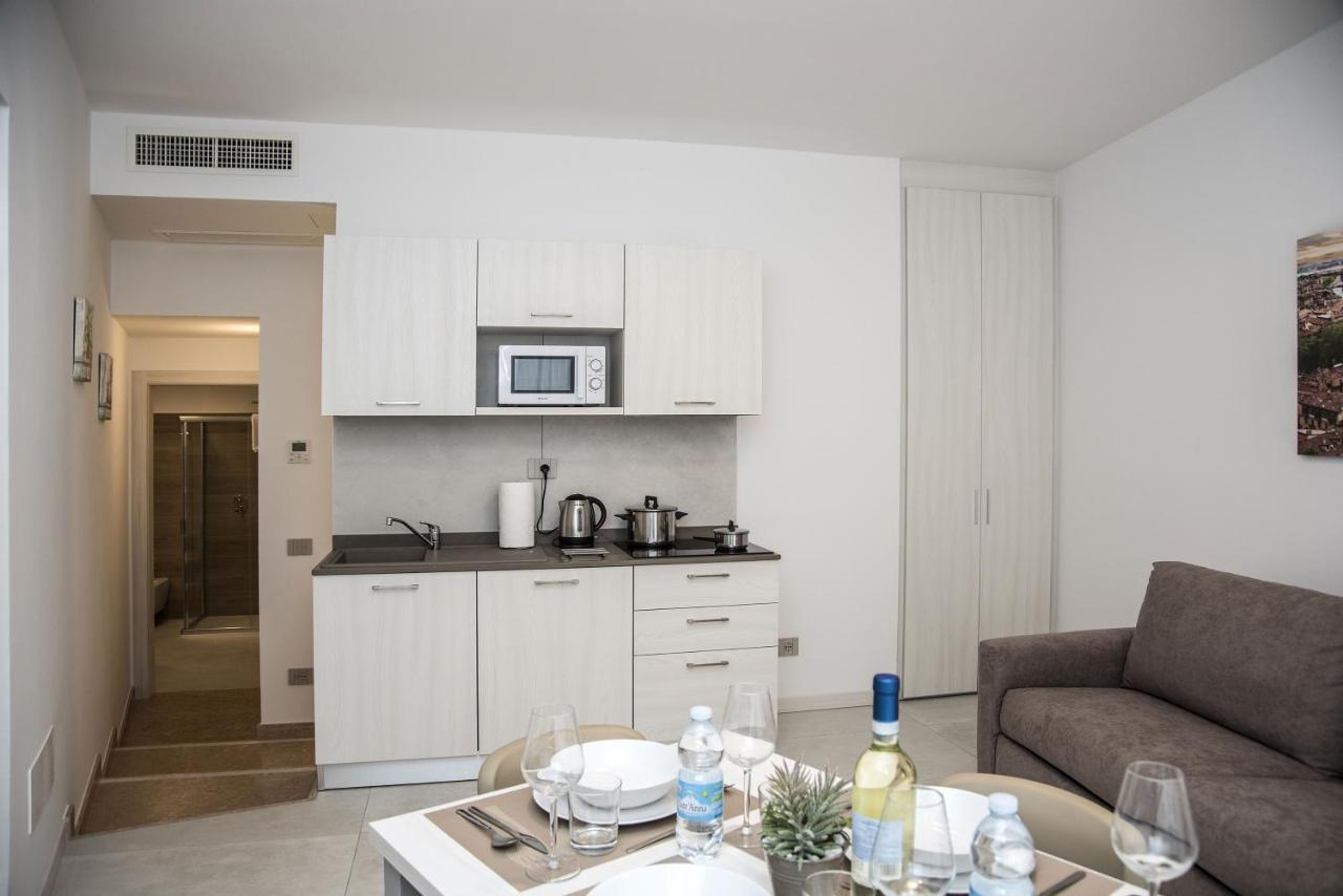 Camelot Appartamenti - Business E Holiday San Martino Buon Albergo Eksteriør bilde
