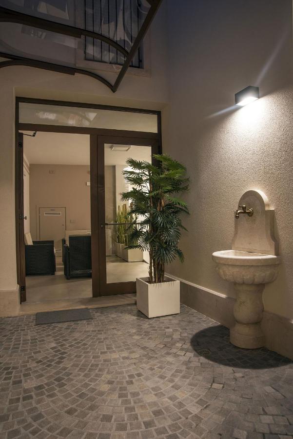 Camelot Appartamenti - Business E Holiday San Martino Buon Albergo Eksteriør bilde
