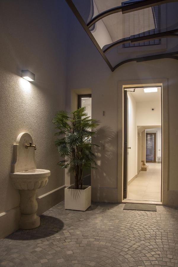 Camelot Appartamenti - Business E Holiday San Martino Buon Albergo Eksteriør bilde